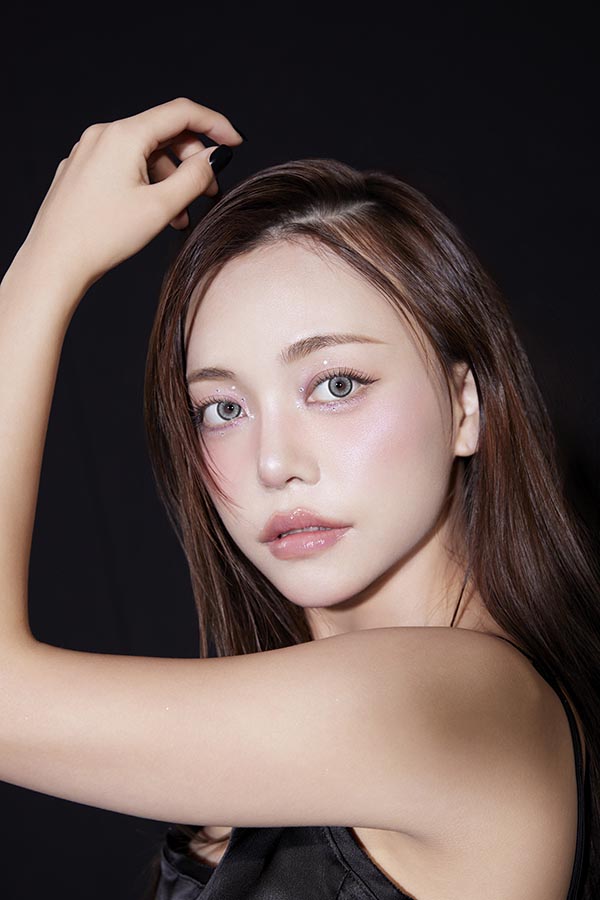glitter contact lenses