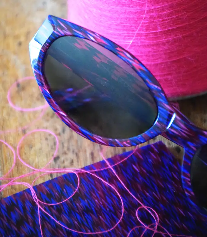 VANNI x Oscalito sunglasses detail in DAMA acetate with blue and fuchsia pattern inspired by textile yarns
